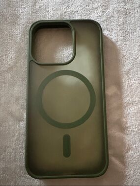 iPhone 15 Pro Magnetic-Compatible Olive Green Phone Case